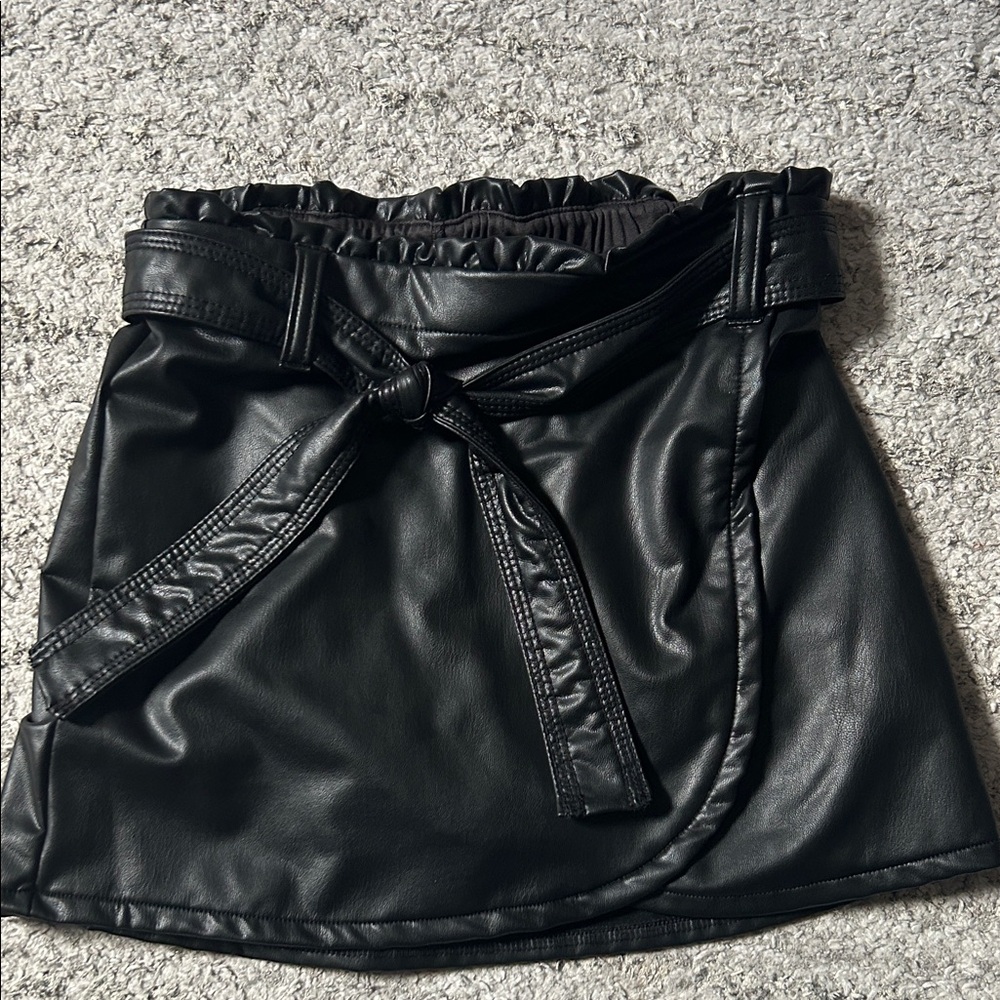Abercrombie kids faux leather skirt  LIGHTLY USED SIZE 9/10